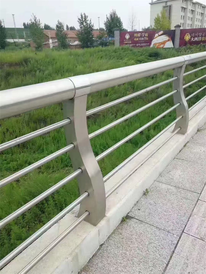专业生产制造天桥防护栏杆厂家公司