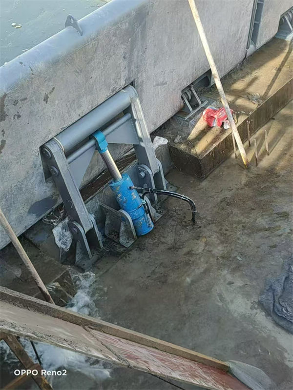钢坝闸门翻板闸门诚信经营质量保证