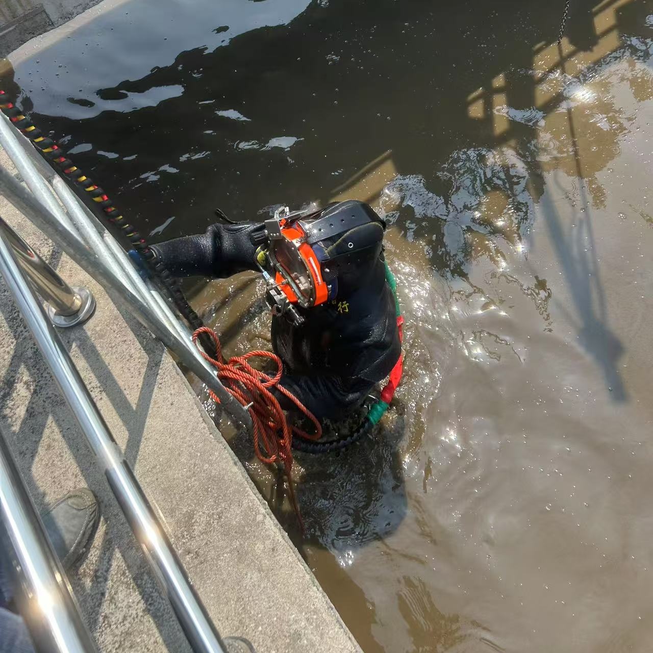 水下打捞：水下闸门维修服务贴心