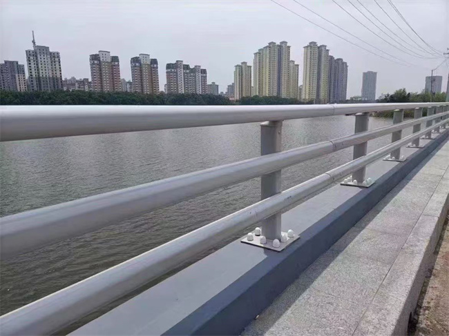  护栏闪电发货
