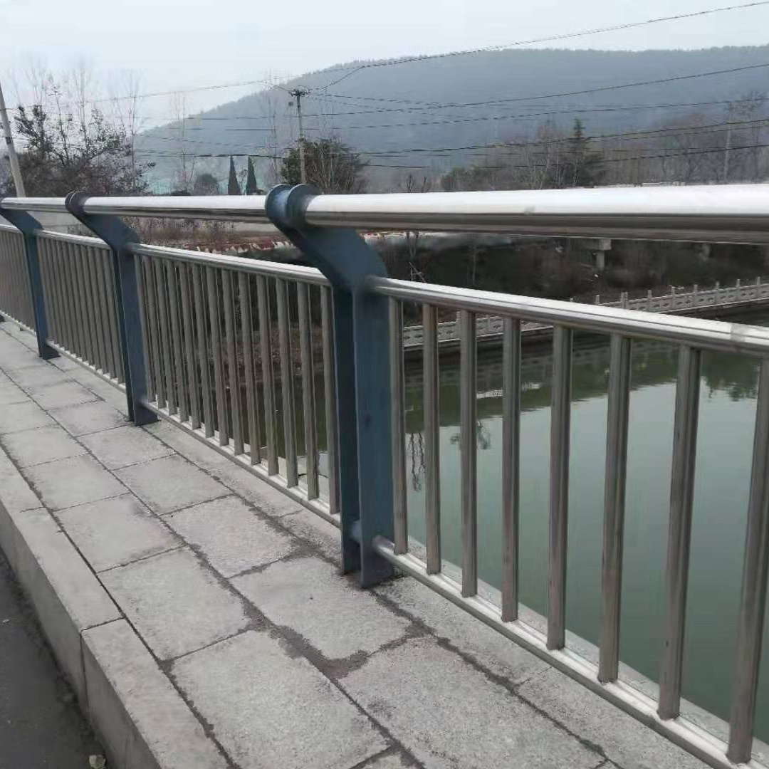 护栏精致工艺