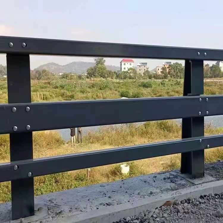  护栏支持非标定制