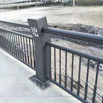  护栏实拍展现