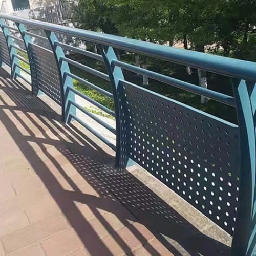 道路隔离护栏厂家现货热销