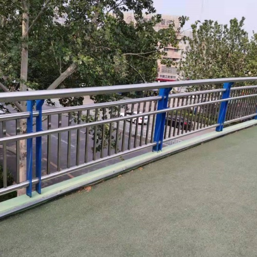 护栏工艺层层把关