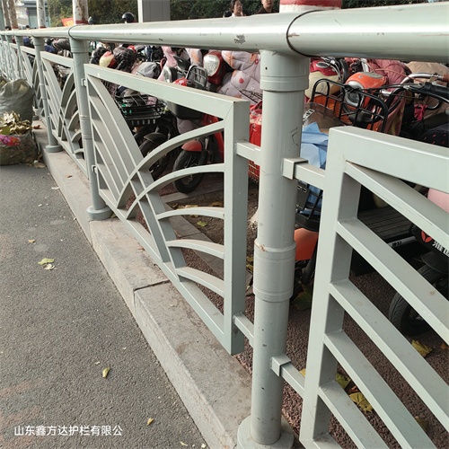不锈钢灯光护栏栏杆每米单价