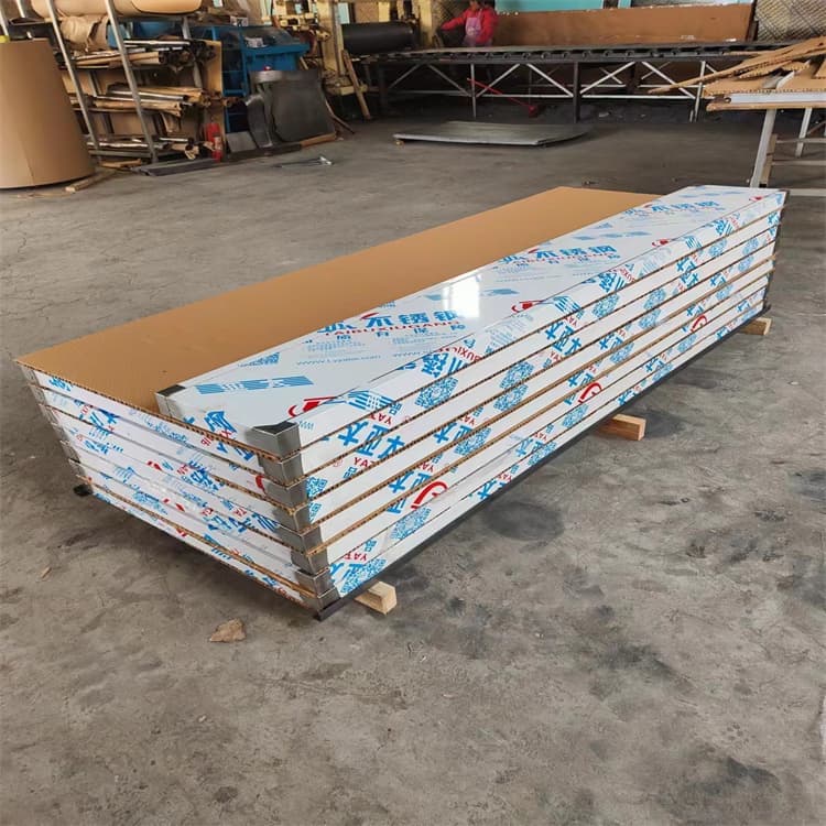 批发钢制铅门的当地厂家