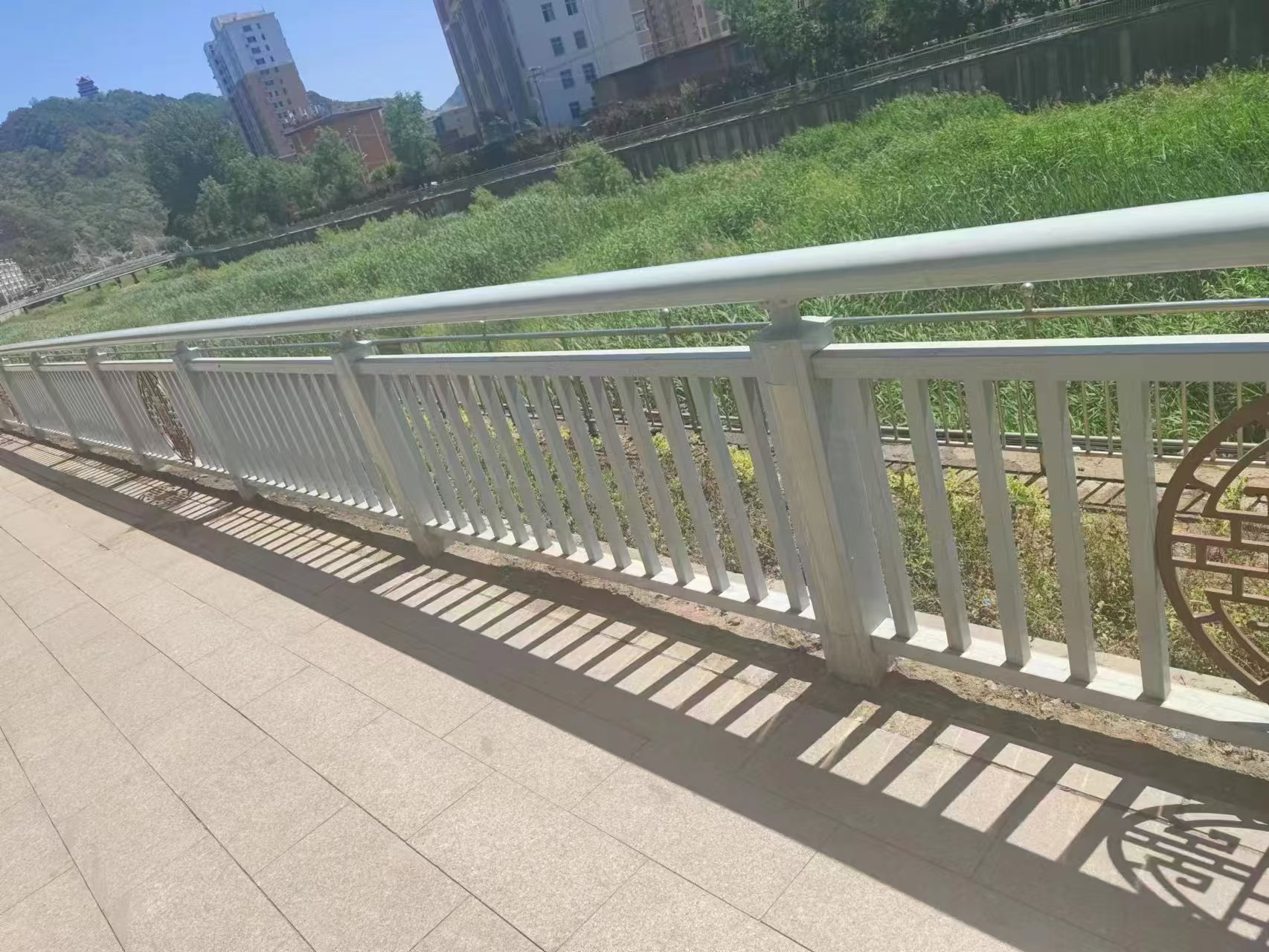 铝合金护栏厂家规格齐全