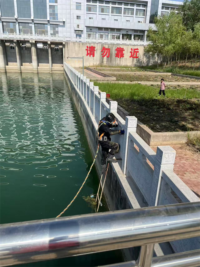 水下砌墙封堵管道经验丰富