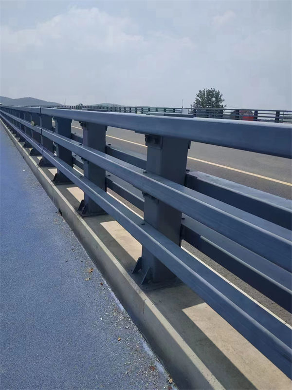 生产基地不锈钢防撞护栏厂家工厂自营