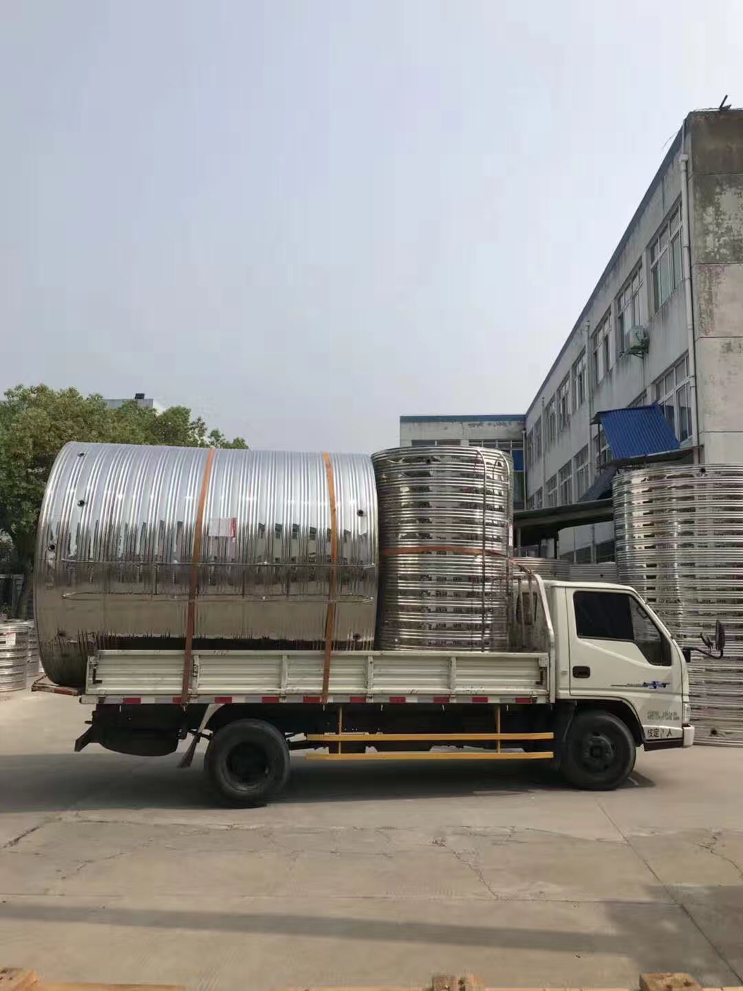 水箱圆柱形水箱支持定制贴心售后