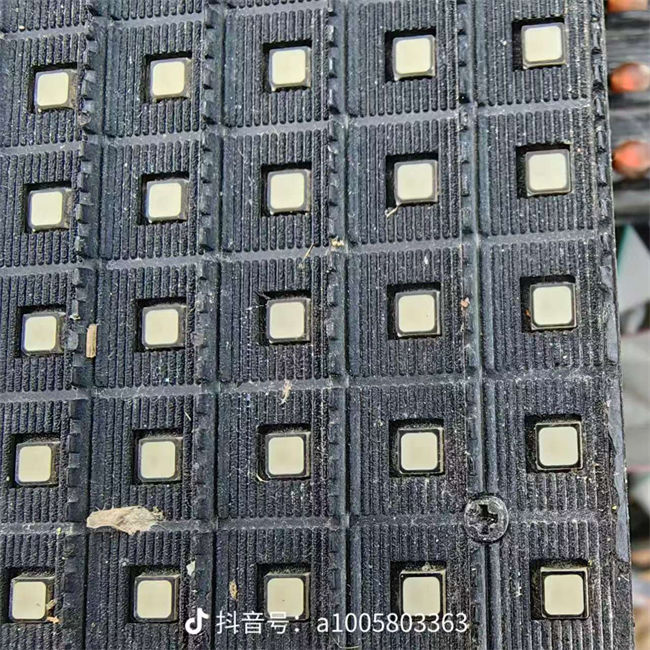 
广告大屏上面回收