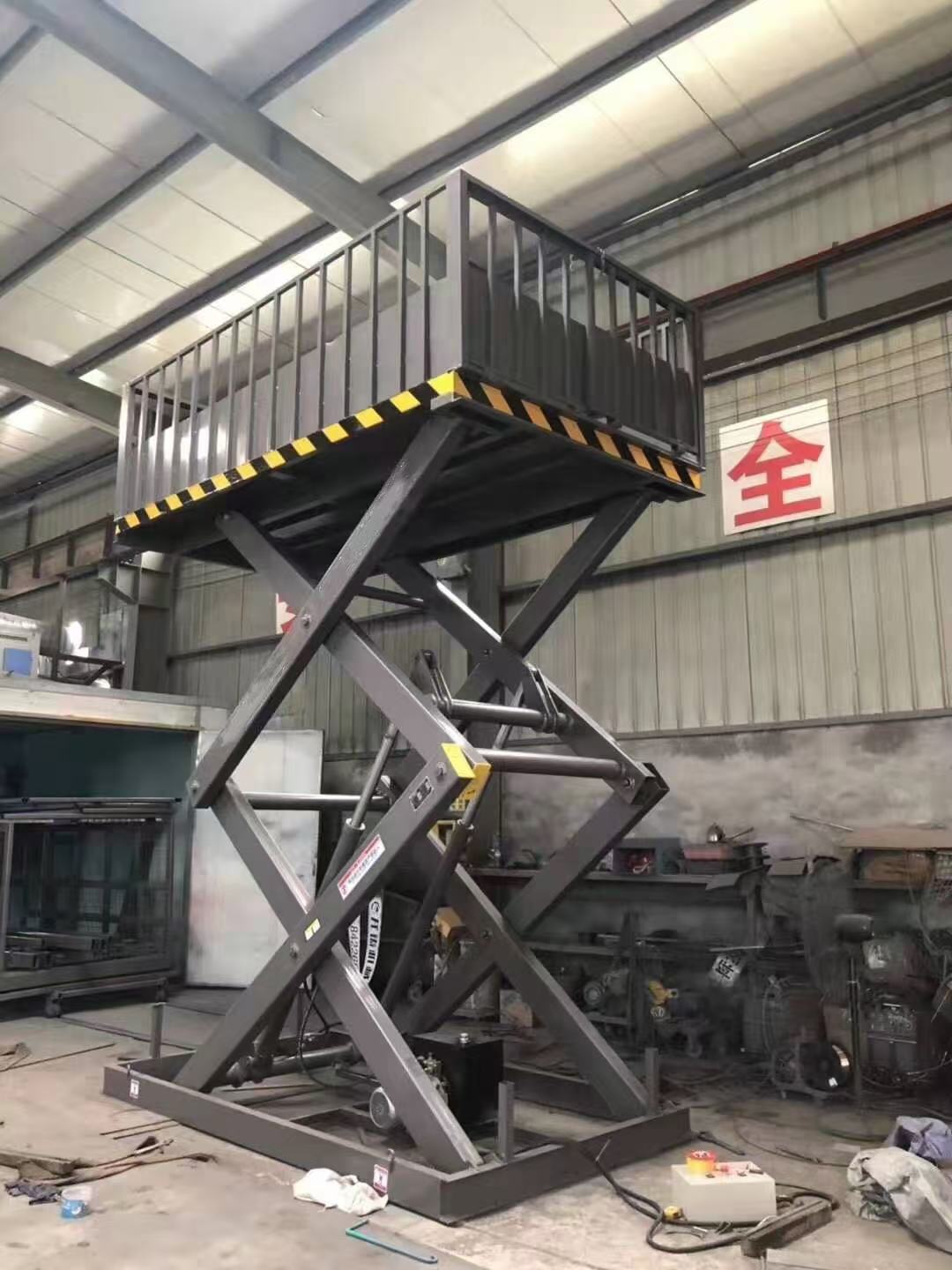 移动剪叉式升降机多少钱公司认准大品牌厂家