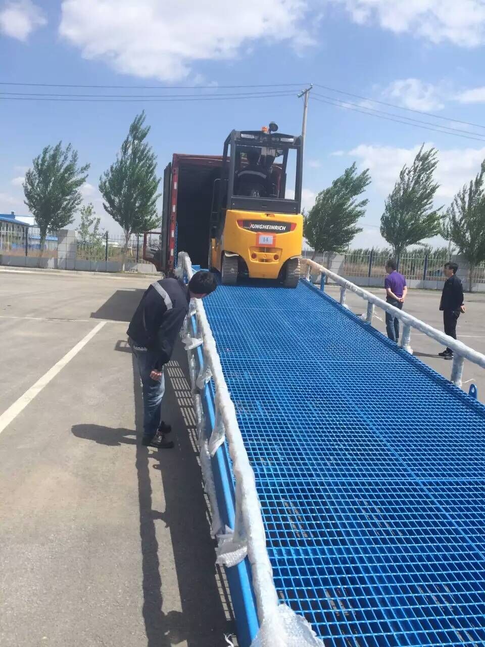 移动登车桥多少钱价格